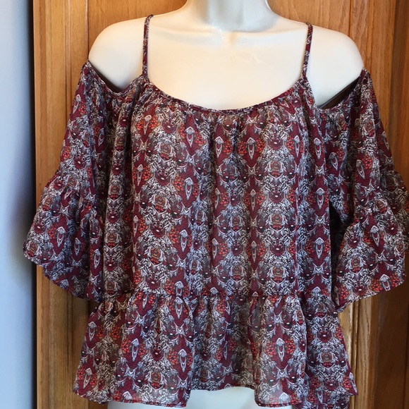 Ganji Tops - Pretty Deep Red Cold Shoulder Bell Sleeve Top Sz M